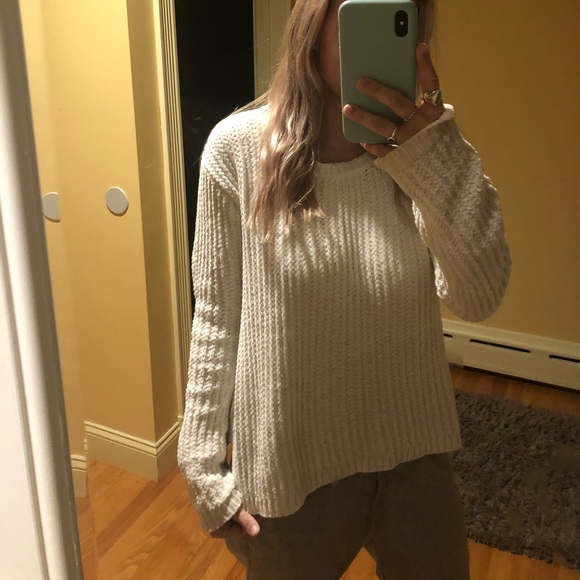 White fuzzy sweater - Picture 1 of 1